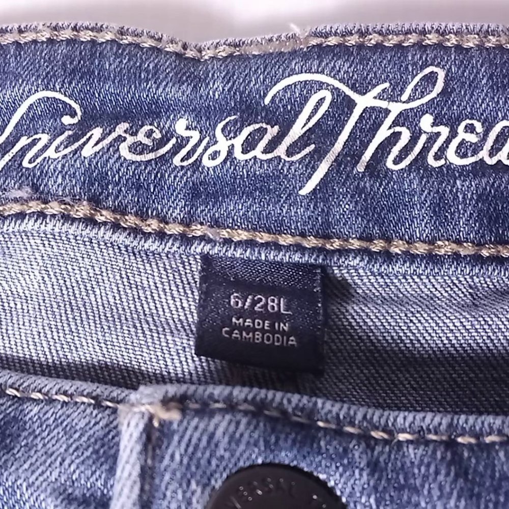 Universal Thread: Denim Jeans - Picture 5 of 5